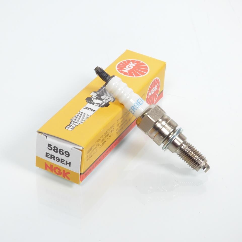 Bougie NGK allumage stable et performant pour Piaggio Vespa LX 50