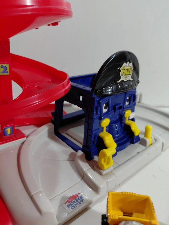 Tonka Town Police Station & Fire Department w/3 Die Cast Vehicles Chucky Truck - Image 4 of 4