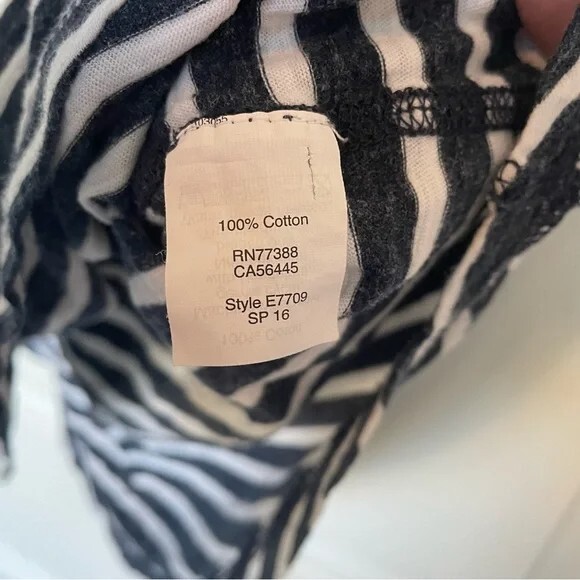 Madewell Gray and White Basic Stripes Tshirt Roun… - image 5