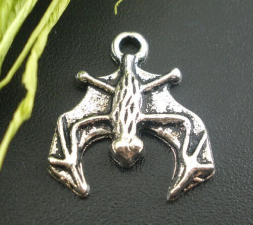 Antique Silver Alloy Halloween Bat Pendant + Necklace + Gift Pouch (B03909) - Picture 4 of 7