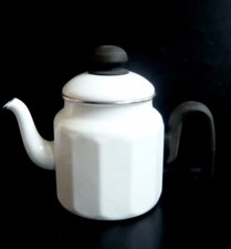 Emaillierte Kanne Inh - 1L wei&szlig;