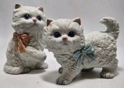 Vintage White Kittens, from Homco.   Set of 2 with Intricate Details, Blue Eyes