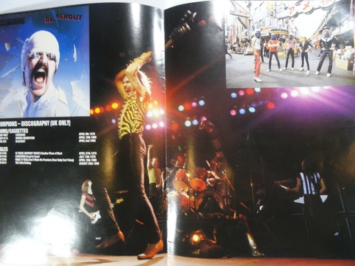 SIGNED SCORPIONS AUTOGRAPHED BLACKOUT TOUR BOOK PROGRAM JSA # DD75317 - Picture 7 of 12