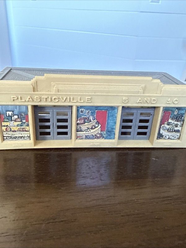 Vintage Plasticville 5 And 10 Store For train Table Set Up UNPAINTED.