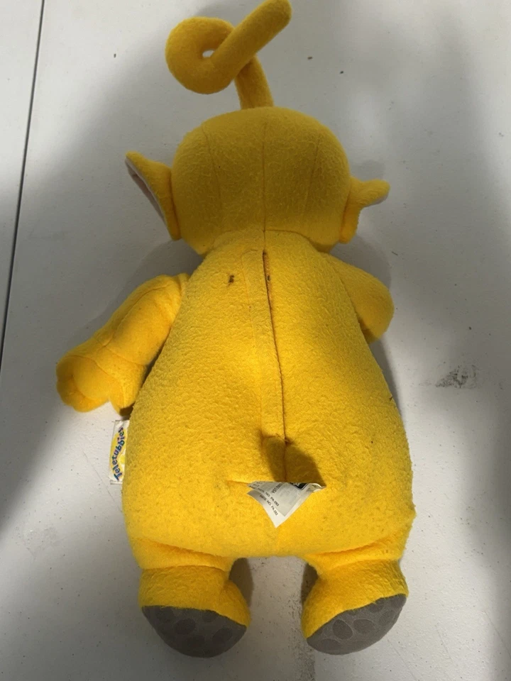 Playskool Teletubbie Talking LA LAA LAA | 13" Peluche Amarillo 1998 Vintage Funciona Foto 3 de 4