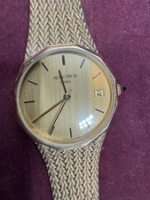 Vintage Accutron Gold Tone Mens Watch Quartz 7340 swiss P2 10298052 w/ Case