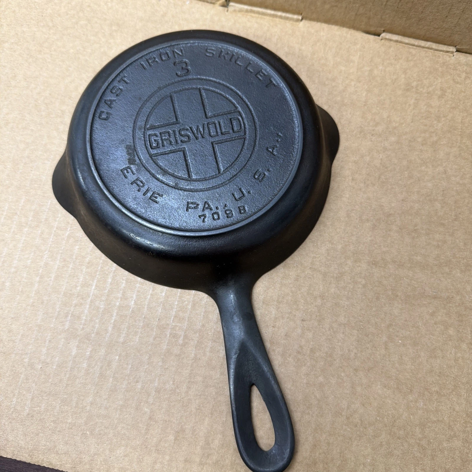 Griswold Cast Iron Skillet 3 Large Logo, 709B Erie PA, USA
