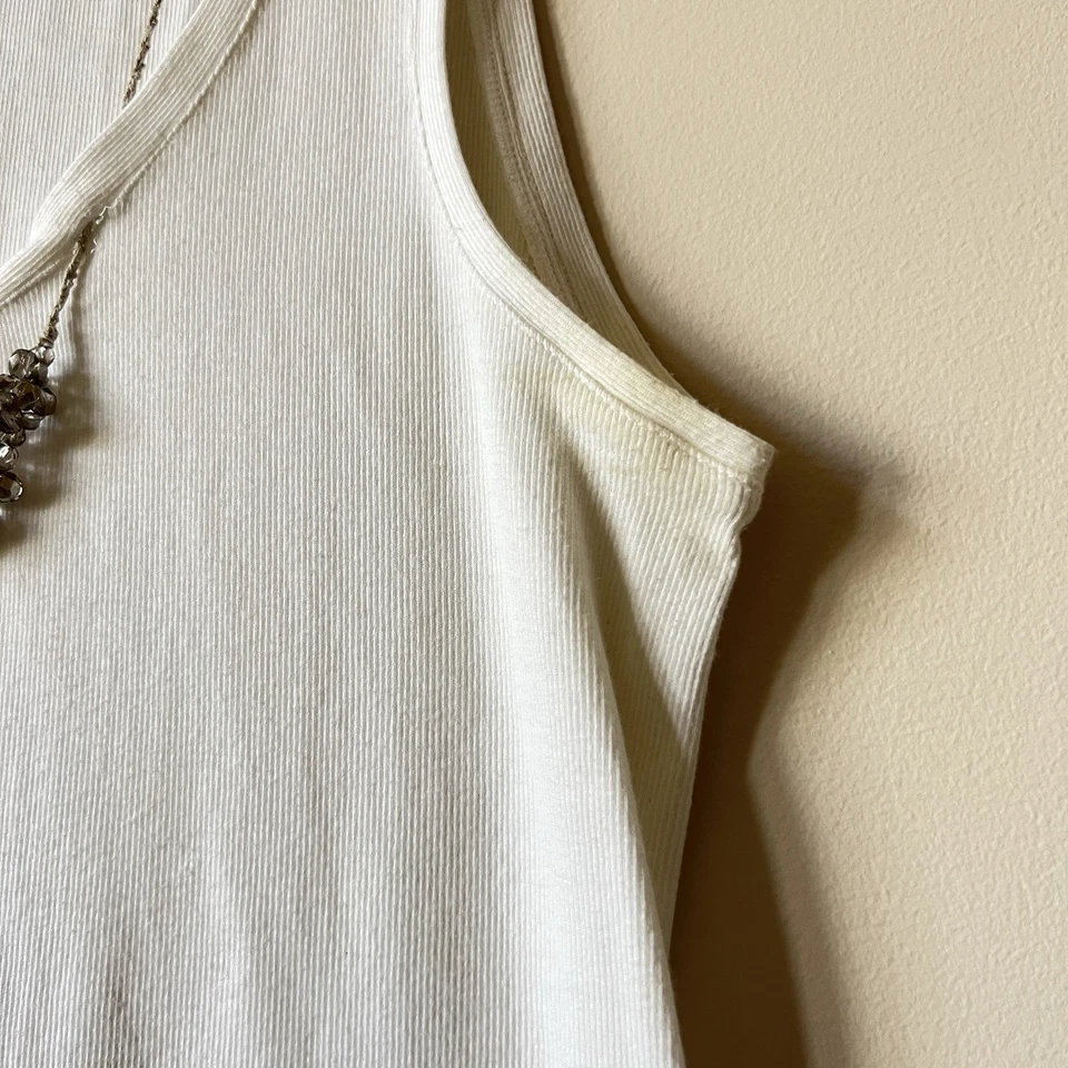 Regata branca vintage Brunello Cucinelli com colar tamanho G - Imagem 4 de 4