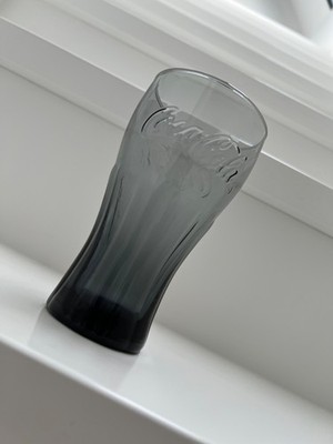NEU McDonald s Coca-Cola limitiertes Sammelglas 2018 schwarz Sammler Konturglas