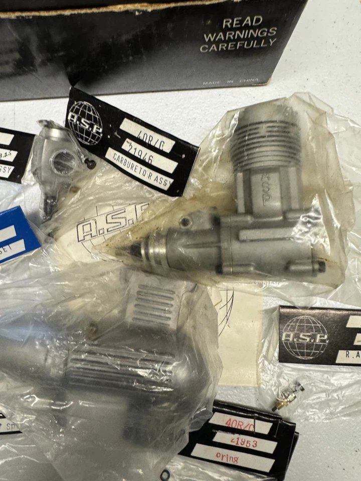 Vintage NIB NOS ASP World Engines 40 RC FSR Glow RC Airplane Engine W/ Spares - Image 2 of 4