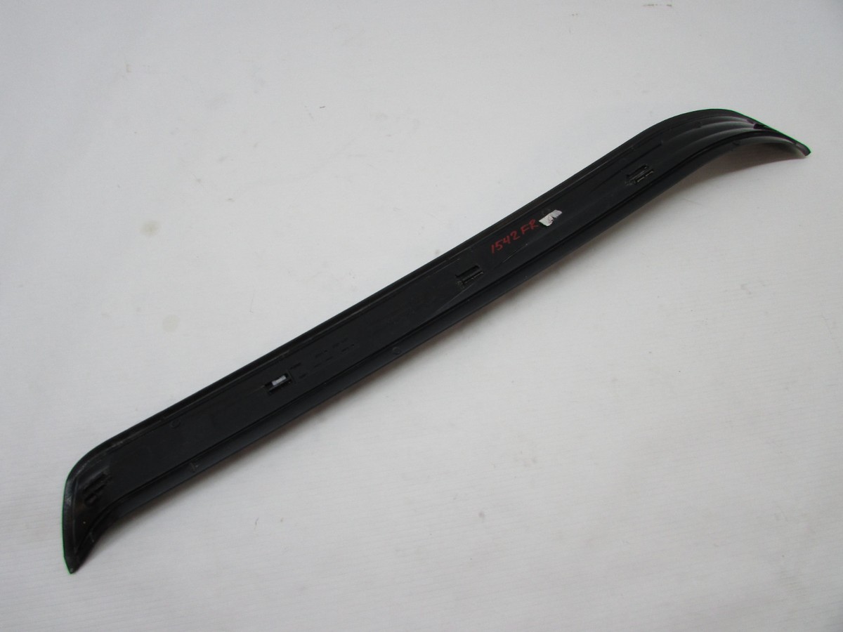2006 BMW 525XI FRONT RIGHT DOOR SILL SCUFF TRIM 51477034303 OEM 06 
