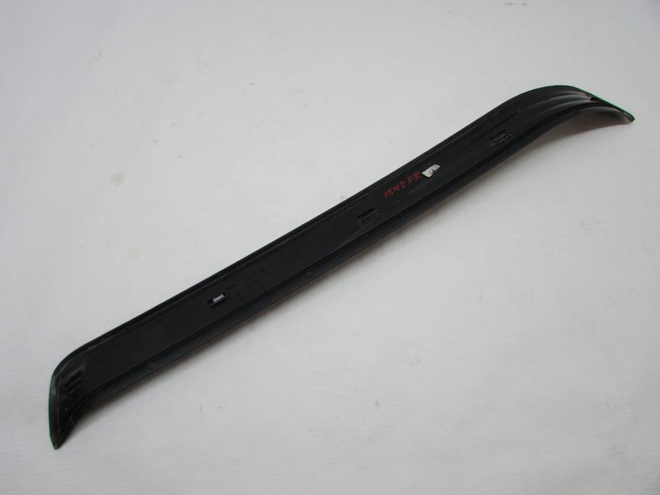 BMW 525XI 2006 puerta delantera derecha umbral rasguño moldura 51477034303 OEM 06 07 08 09 10 Foto 2 de 4