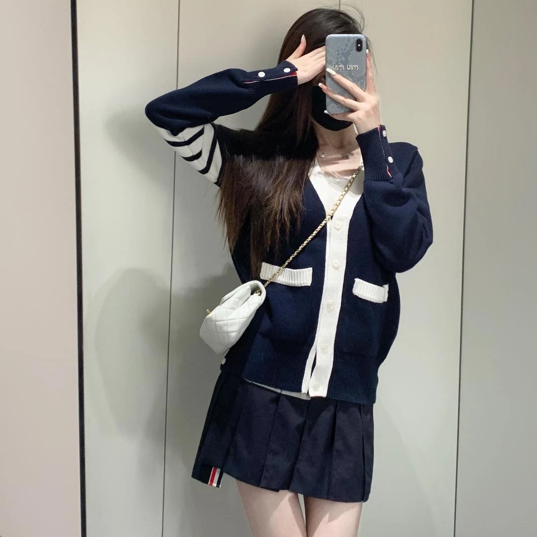 Maglione cardigan Thom Browne donna schiena cucciolo cotone scollo a V