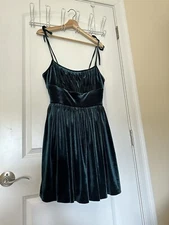Hearts and Found Kelly green velvet spaghetti strap dress L large pockets retro