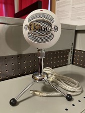 Blue Microphones Snowball USB Condenser Microphone  Comes With Everything