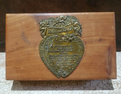 Vintage JB Deere CedarCraft Jewelry Box Mother Dad Angels Heart Emblem 8''x5''