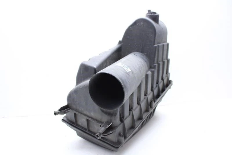 2006-2009 Land Rover Range Rover 4.2L Air Intake Cleaner PHB500074 OEM - Image 2 of 4