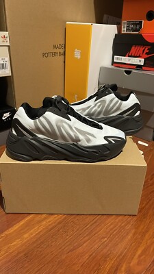 Yeezy 700 MNVN Blue Tint 5.5