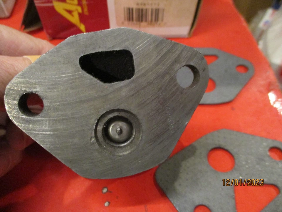 CARGADOR DODGE-D/W/B-100-150-200-250-300-350-DARDO-FURIA--MOPAR--NUEVO-VÁLVULA EGR Foto 2 de 3