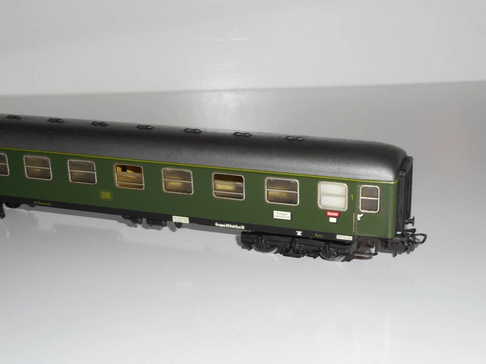 Marklin 4023 DB 1st cl Passenger carriage. Good cond.For 3 Rail AC.HO scale. Box - Image 4 of 4