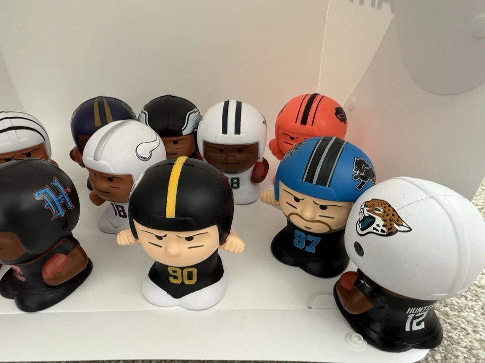 NFL Jumbo Squeezymates 2026 - New Series Individual Figures w/sphere - Image 2 of 4