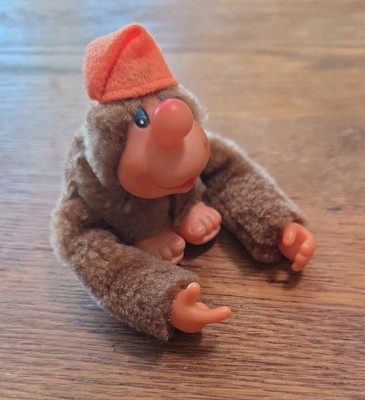 1980 s Vintage Russ Berrie Gonga Thumb Sucking Tiny 3'' brown orange hat 1982