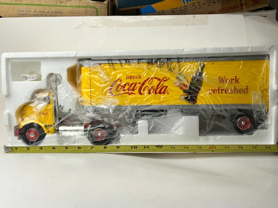 Ertl 1/25 Scale Diecast 1954 GMC Coca Cola Semi with Great Dane Trailer with Box - Image 2 of 4