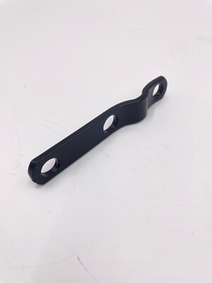 LAND ROVER DEFENDER 90 / 110 / 130 STRAP CLAMPING FOR WINDSCREEN HINGE LR044444