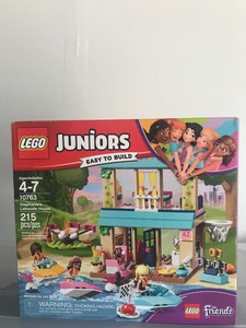 lego juniors stephanie's lakeside house