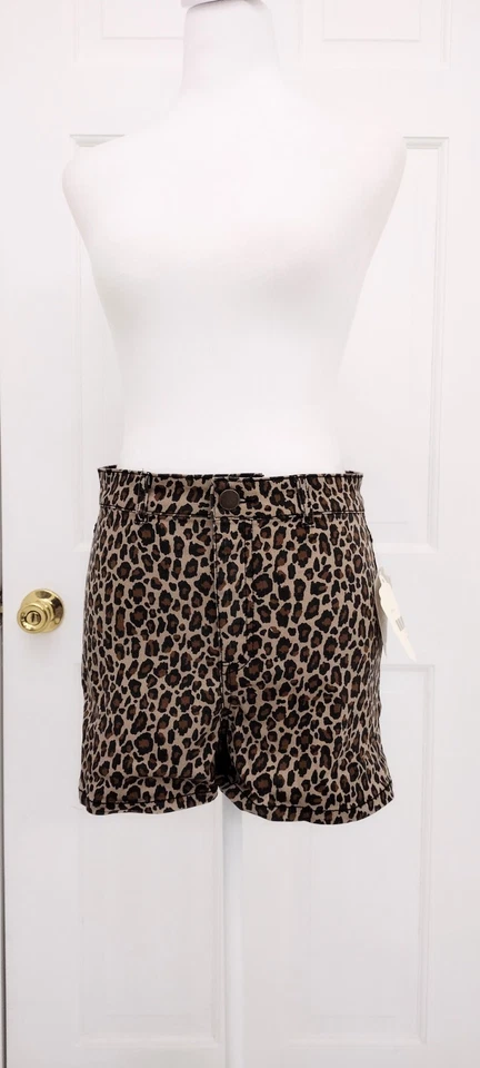 Pantalones Cortos Juniors/Mujeres Marrón 🤎 Estampado Animal Talla 7 Bolsillos Planos Por Altar's State Foto 2 de 4