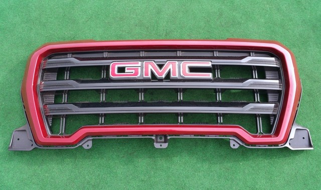OEM GMC Sierra 1500 SLE Grille 84508282 Scratches and Marks for sale ...