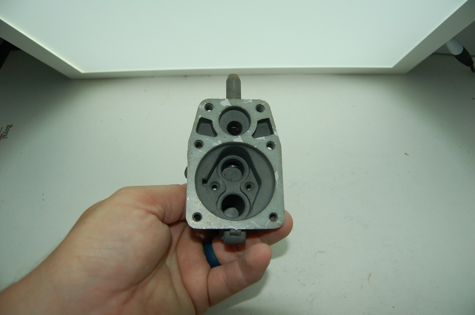 NEW OEM OMC 377487 EVINRUDE JOHNSON BRP FUEL PUMP BODY PN 0377487  