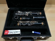 Vito Bb Clarinet with mouthpiece and case