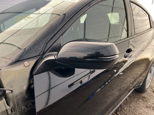 Used Left Door Mirror fits: 2019 Honda Hr-v electric painted cap heated w/turn s