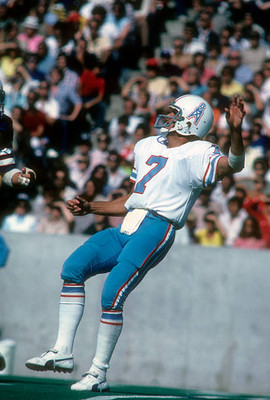 Quarterback Dan Pastorini Houston Oilers punts the ball v the Buf- 1976 Photo