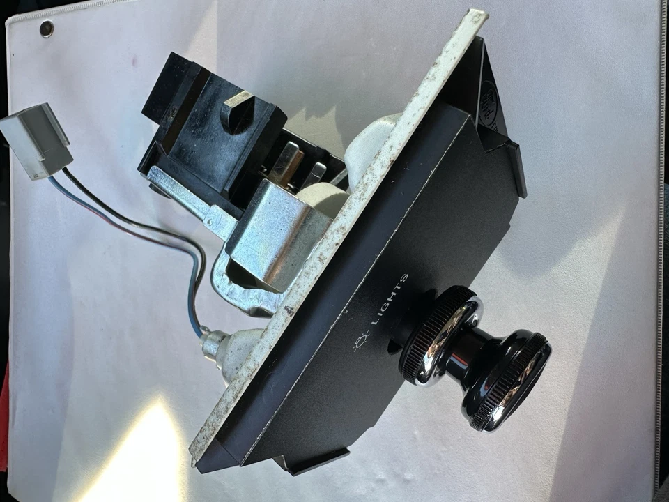 Interruptor de luz de faros de coche urbano Lincoln Town Car 1980-1989 E0VB-11654-AB OEM Foto 2 de 4