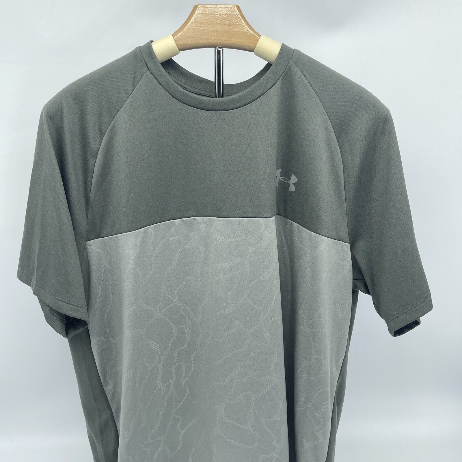 Large Under Armour Heatgear Green Basketball Athletic Short Sleeve T