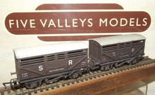 100226/03 Hornby R106 SR Sheep Wagon Weathered x 2