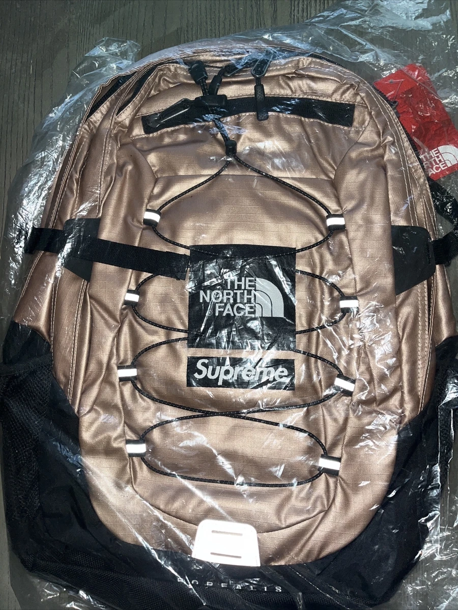 2018 S/S Supreme x The North Face Metallic Borealis Backpack Gold Authentic