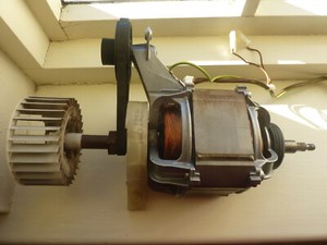 WÄSCHETROCKNER BOSCH WTE84107GB/02 ELEKTROMOTOR