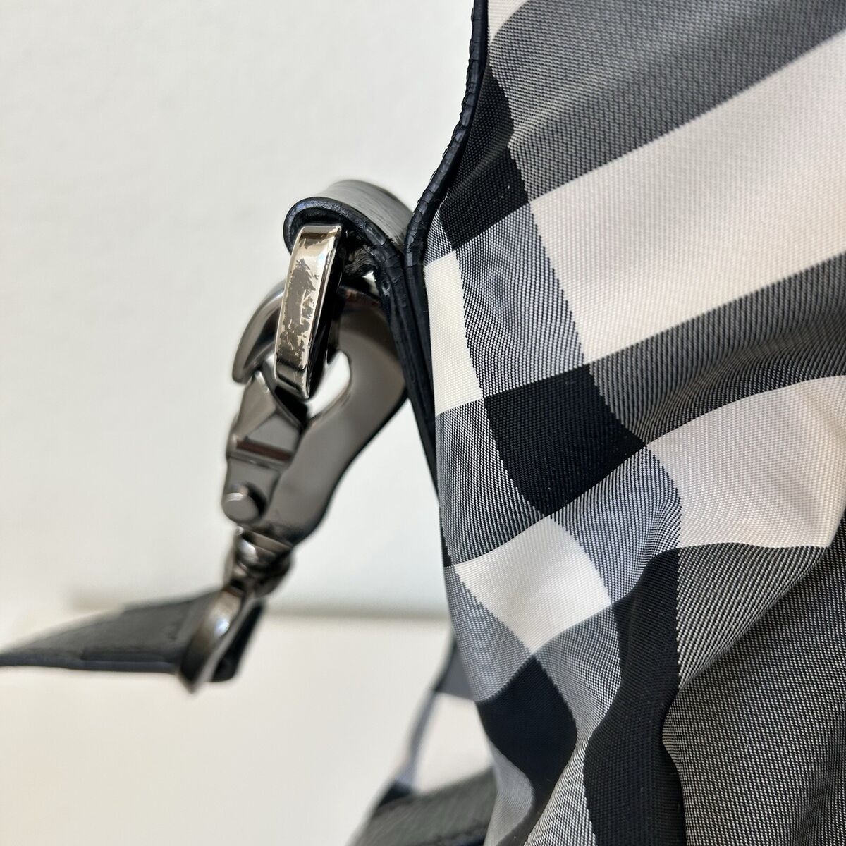 Authentic Burberry Nylon Leather Black Beat Check Lowry Tote Authentic Burberry Nylon Leather Black Beat Check Lowry Tote