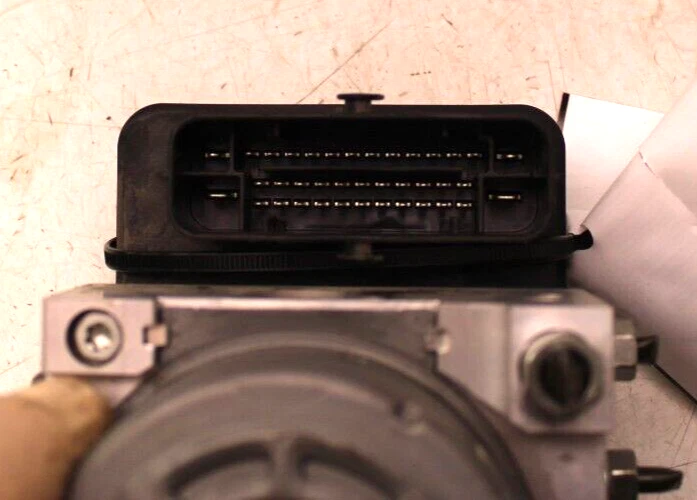 Módulo de bomba hidráulica ABS Subaru WRX STI 2020-21 OEM P/N 27536VA150 27596VA150 Foto 4 de 4