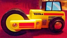 2001 Tonka Wooden Steam Roller 3-1/4" Long
