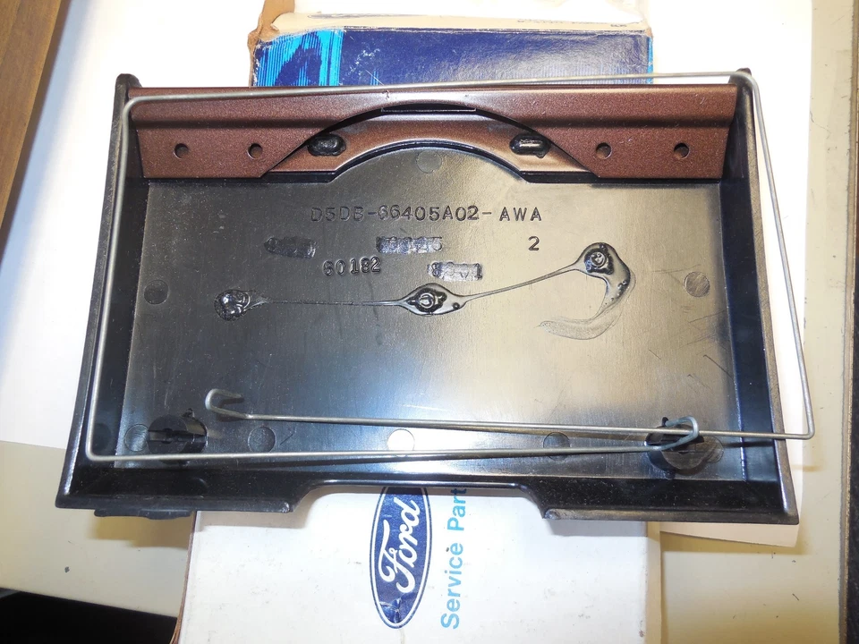 Ford Granada 1977 1979 1980 cubierta de puerta de combustible nuevo de lote Foto 2 de 3