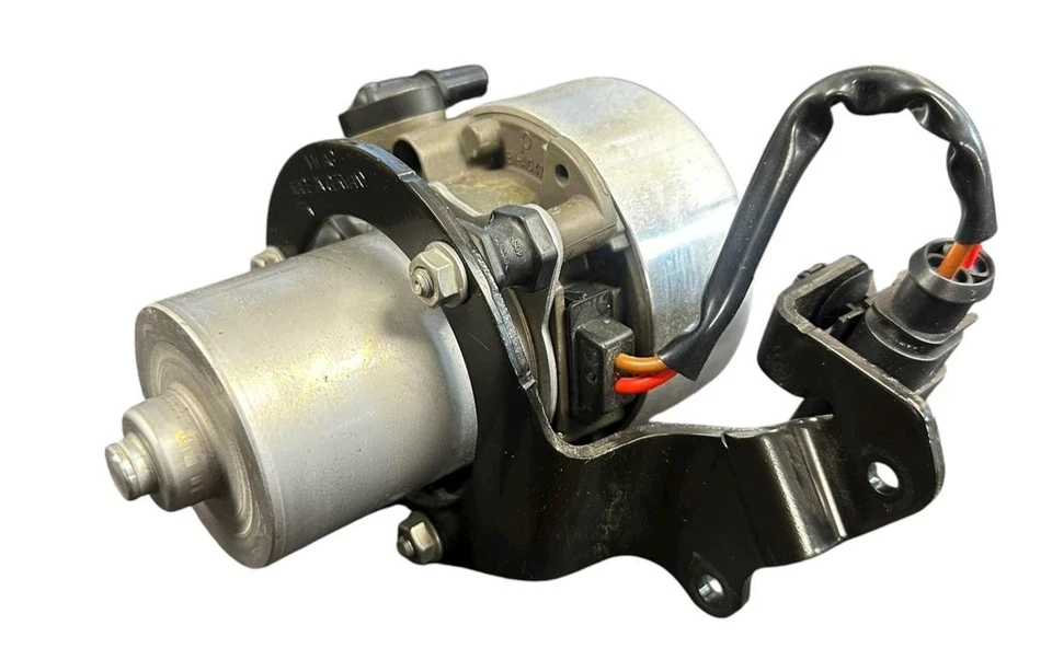 2018-2020 VOLKSWAGEN JETTA VACUUM PUMP OEM - Image 2 of 4