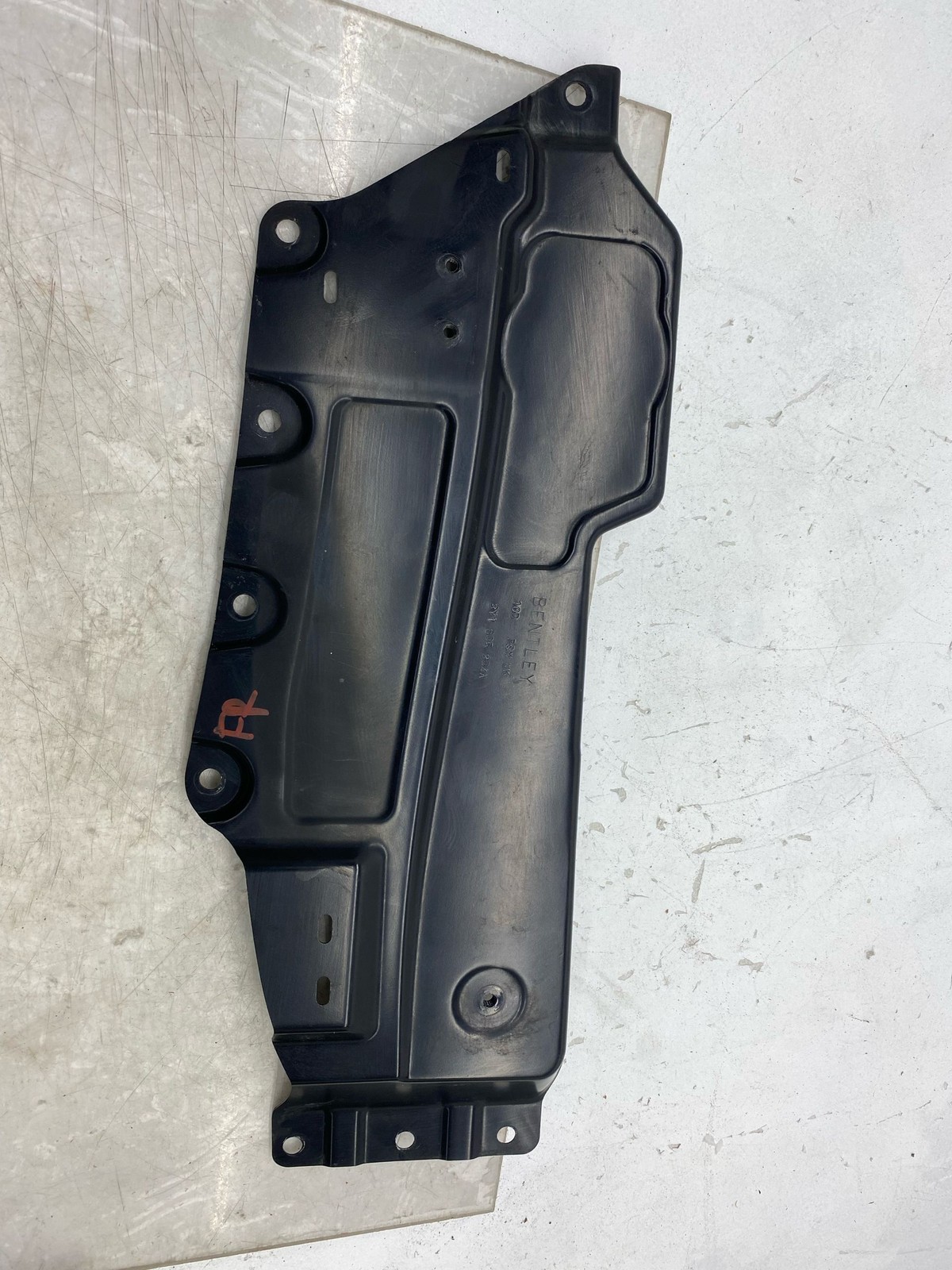 2010-2020 BENTLEY MULSANNE RIGHT PLENUMB CHAMBER COVER PANEL BRACKET 3Y1805284