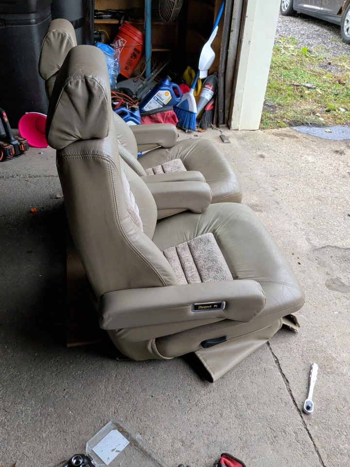 Chevy Van GMC G10 G20 G30 1971-77 cuero asiento con canastilla Vandura de colección Foto 2 de 4