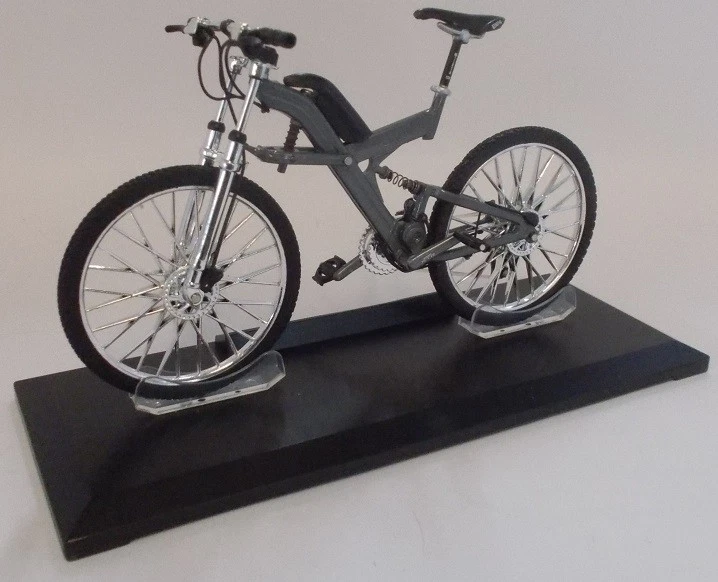 WELLY, VTT BMW Q6.S XTR gris, échelle 1/10, WEL62570PWC - Photo 2/4