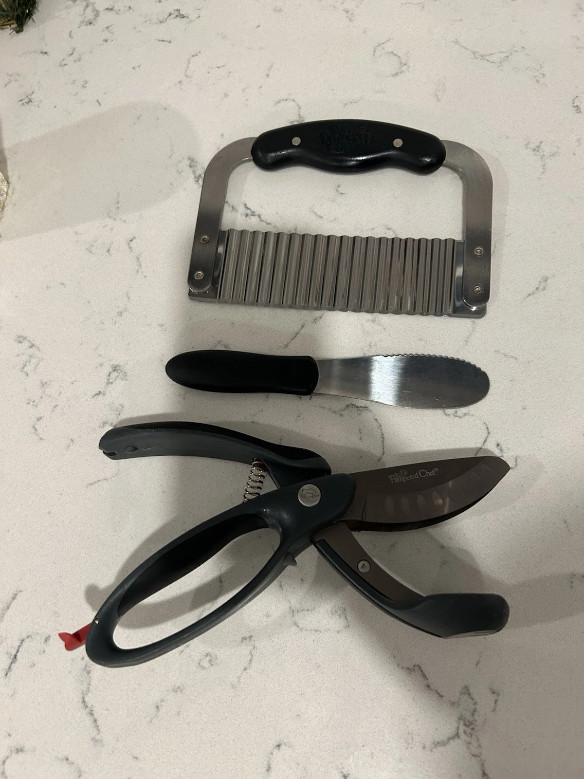 Pampered Chef Utilities Double Bladed Chopper Scissors Crinkle Cutter Spreader
Opens in a new window
