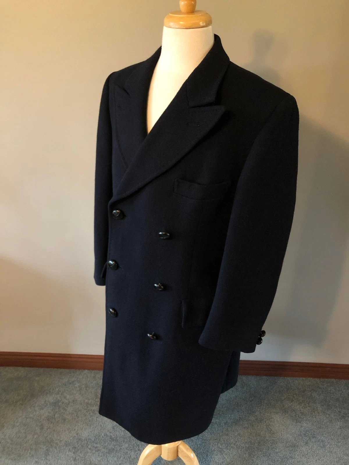 Men's Bloomingdales Navy Wool Double-Breasted Overcoat-Size 40R-Made in England - product detail image 5